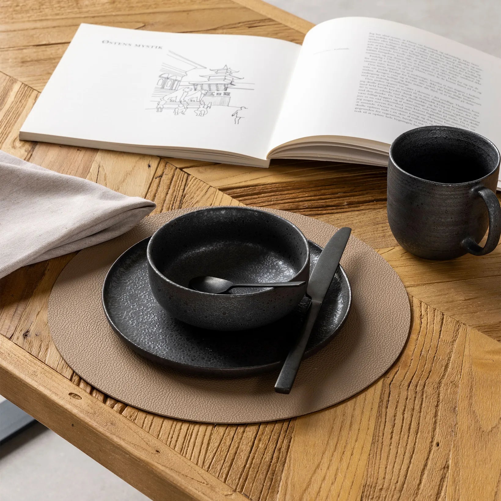 Wendbares Tischset Ø30 cm Latte/Schwarz